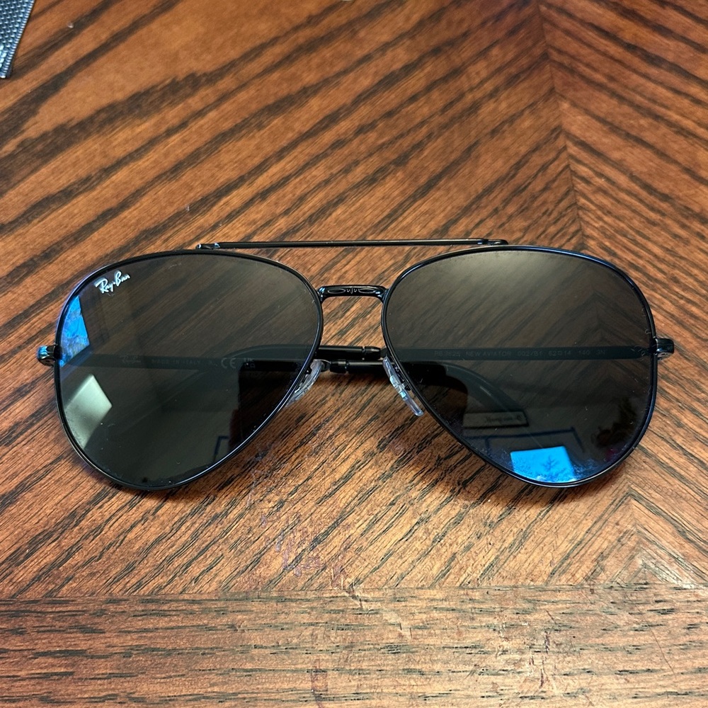 Ray-Ban Black New Aviator Sunglasses